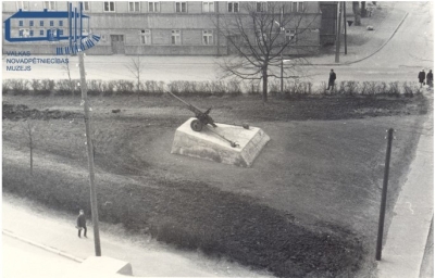 Piemineklis Lielgabals Valkā