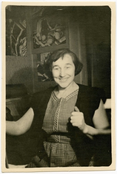 Gleznotāja Milda Bīrīte. 1957. gads