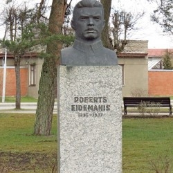piemineklis Robertam Eidemanim (1895–1937)