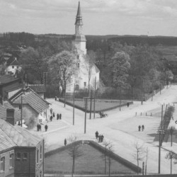 Valkas pilsētas centrs ar tās izteiksmīgāko simbolu — Valkas Jāņa baznīcu