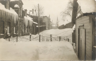 Dzeloņdrāšu žogs – Latvijas–Igaunijas robeža Valkā Raiņa–Sõpruse ielā.