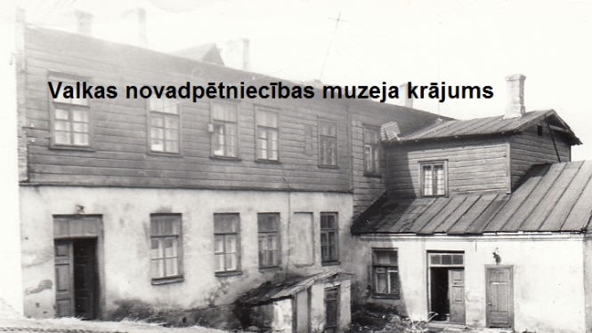 1918.gada novembra sākums. Latviešu vidusskolas atklāšana Valkā.